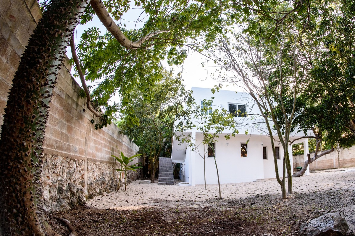 21 of 49: Exterior casa