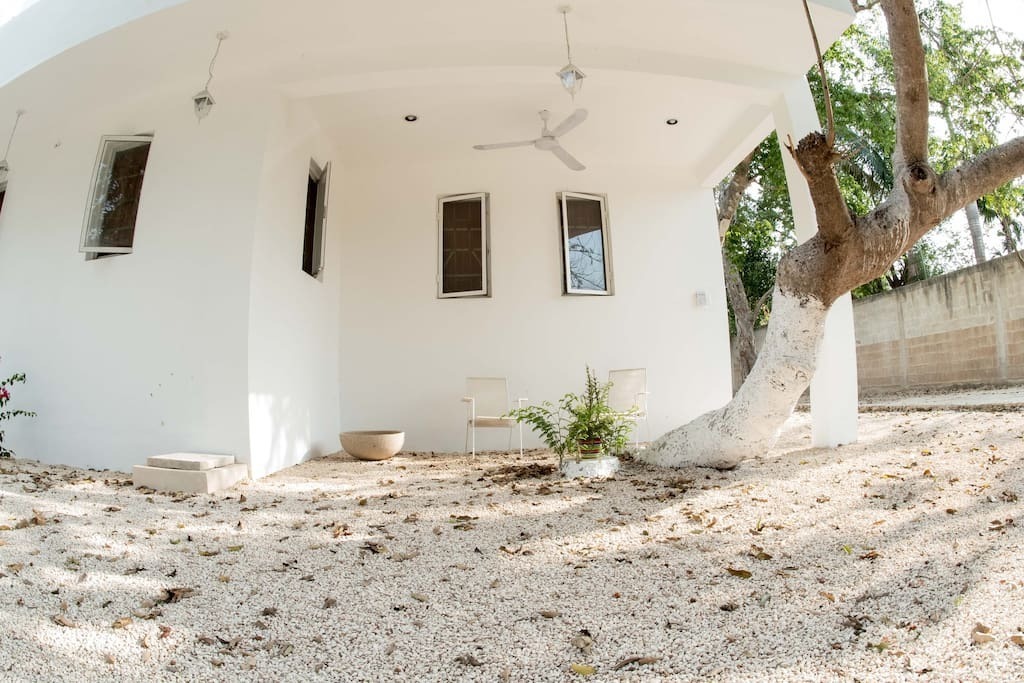 22 of 49: Exterior casa