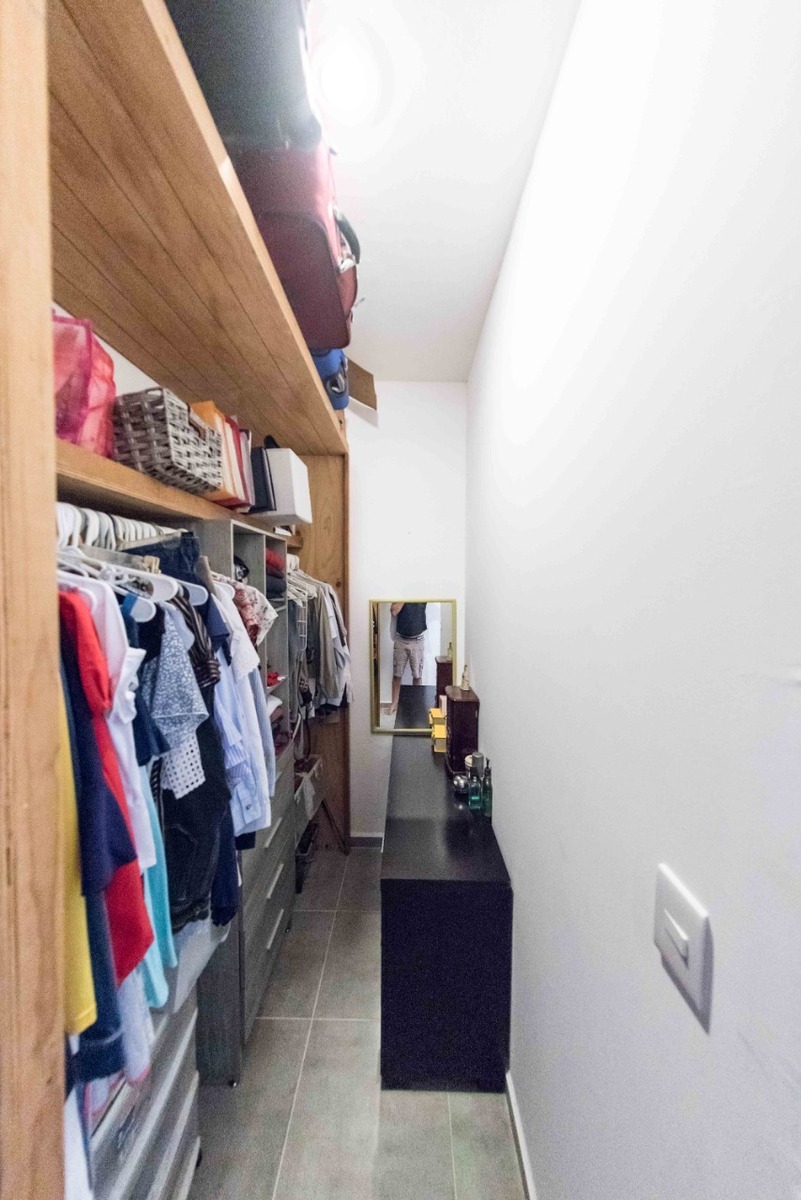 26 of 49: Vestidor PB