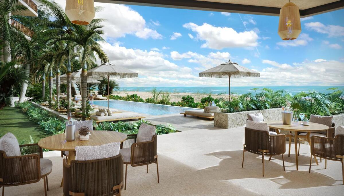 7 de 8: Terraza y Alberca