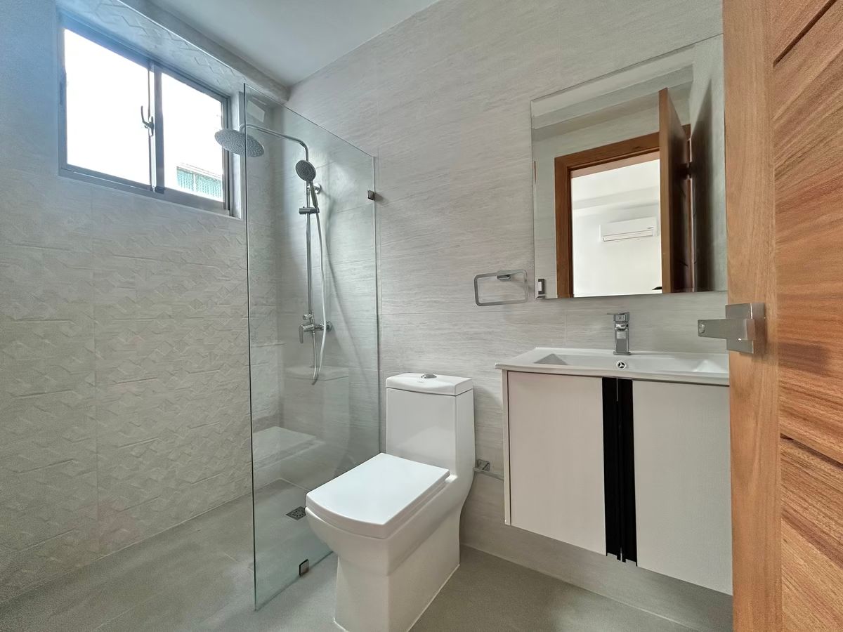 13 de 25: Baño habitación secundaria