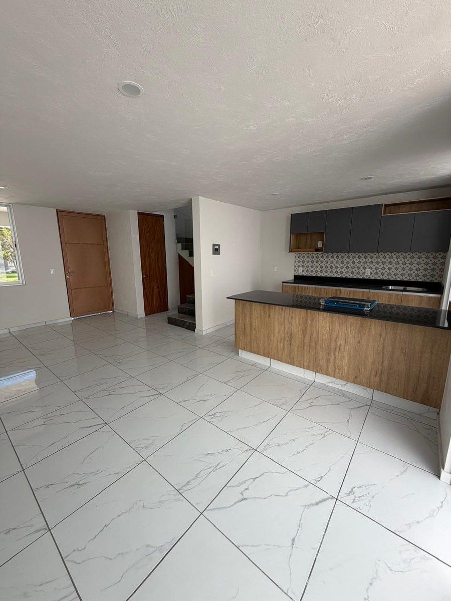 8 de 27: Estancia y cocina abierta