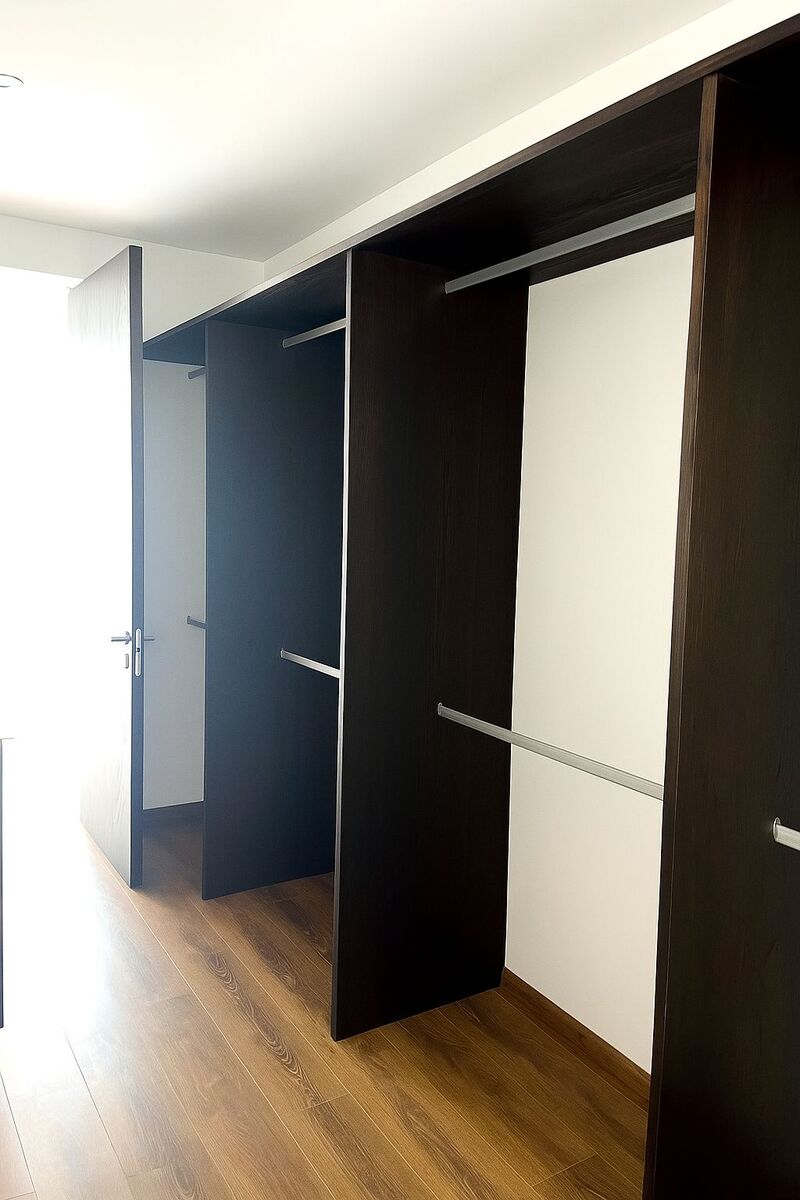 7 de 19: Walking closet