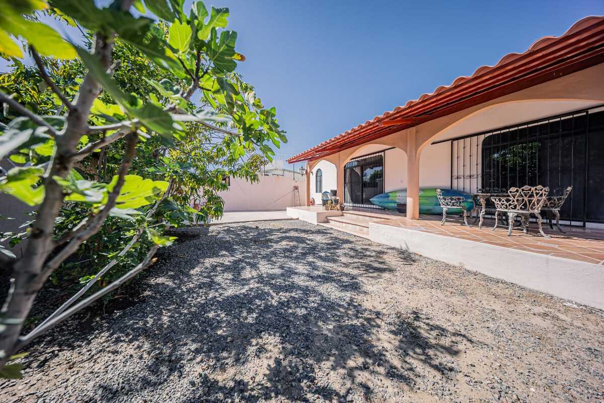 10 de 21: Patio trasero y terraza