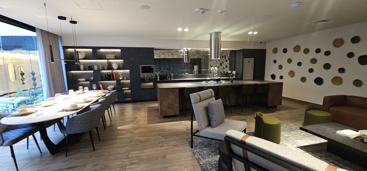 24 de 33: cocina lounge