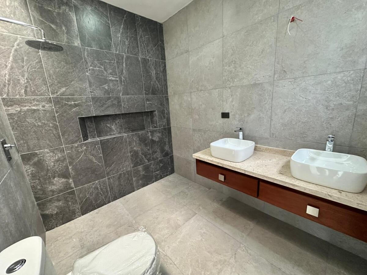 11 de 16: Baño Recámara Principal