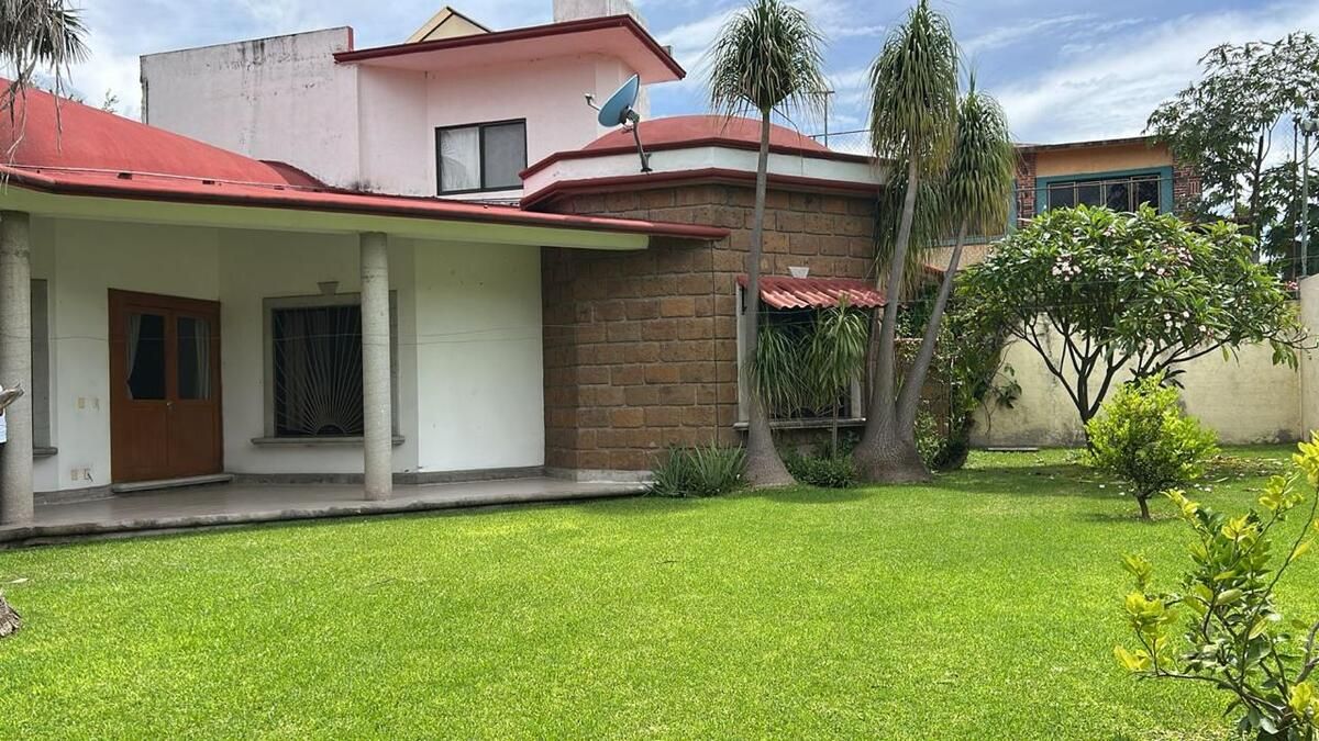 1 de 21: Fachada de la casa parte interna.