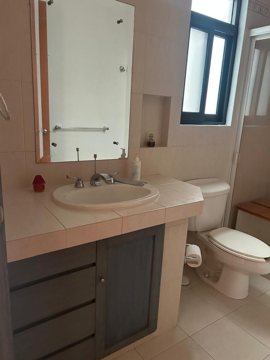 14 de 21: Baño que comparte la 2 recamara y visitas.