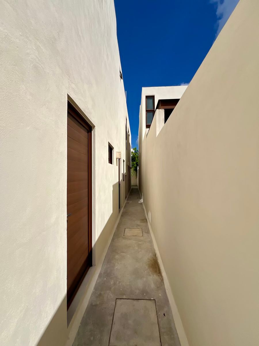 23 de 26: Pasillo de Servicio