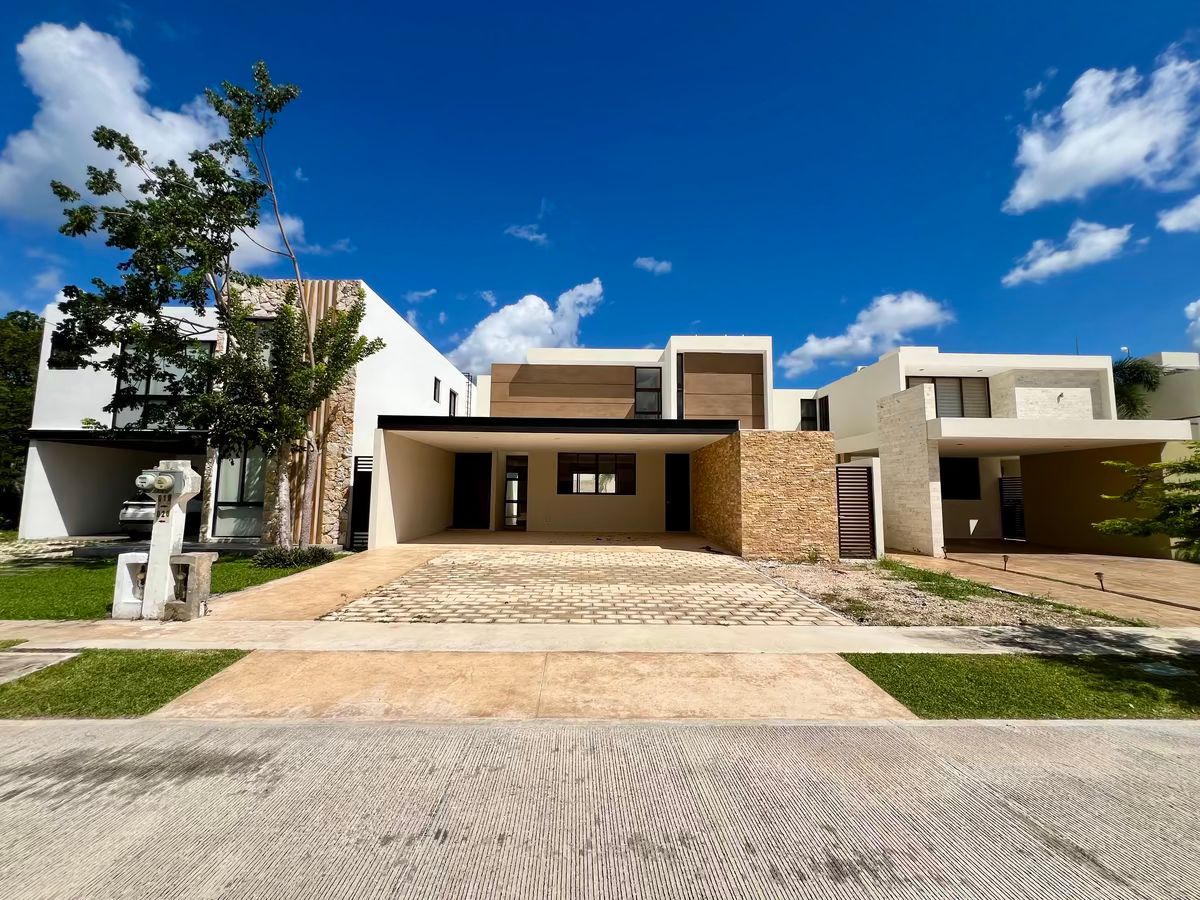 1 de 26: Fachada Principal