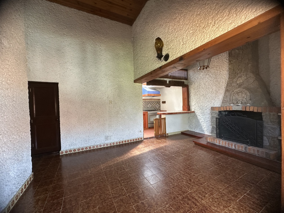 29 de 41: ESPACIO CON ENTRADA INDEPENDIENTE