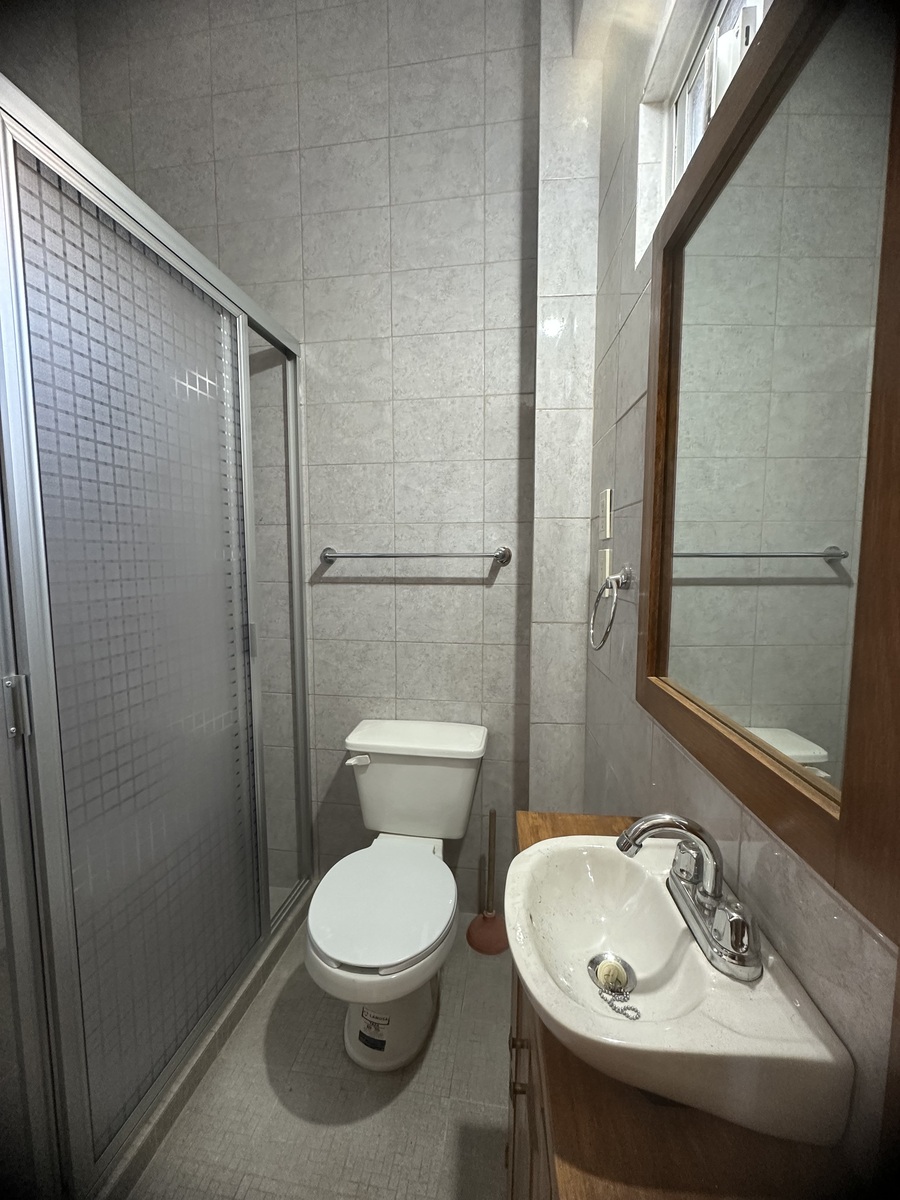 38 de 41: BAÑO ESTUDIO PB