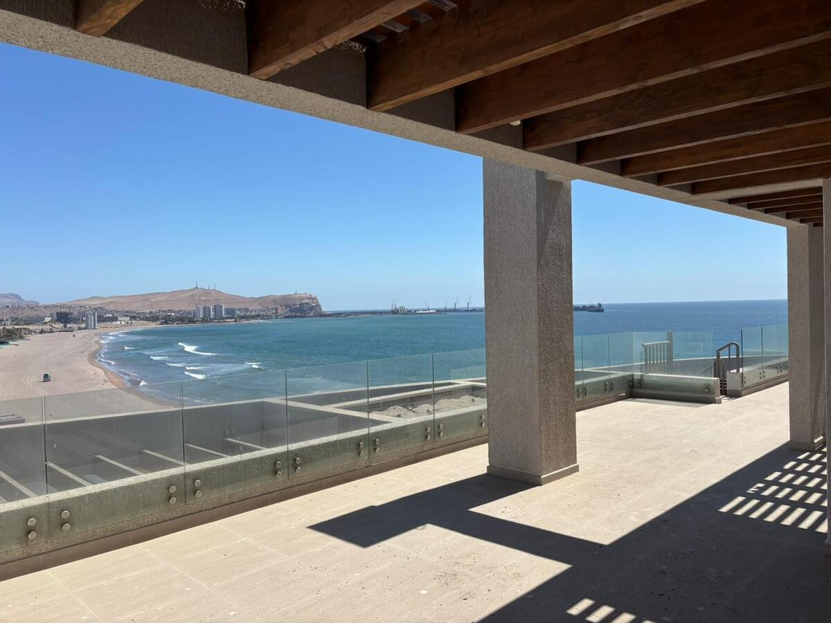 4 de 12: Vista terraza segundo piso