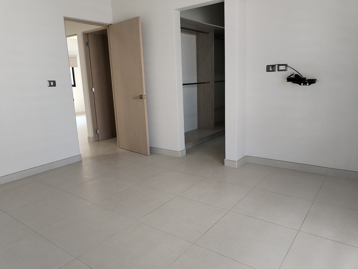 13 of 39: Recámara principal