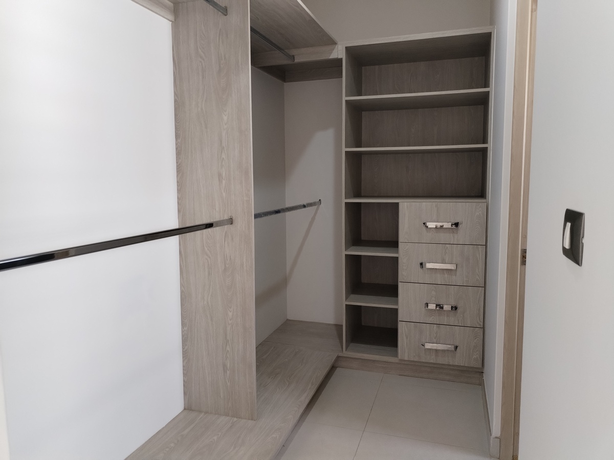 14 of 39: Recámara principal