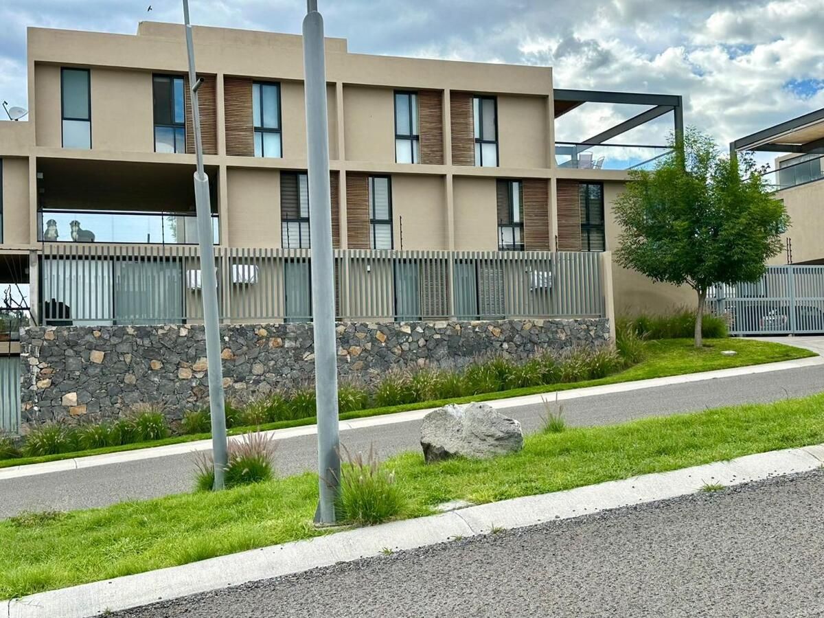 Renta Casa en Ambrosía, Lomas de Juriquilla | 3 Recámaras | Desde $22,500 MXN