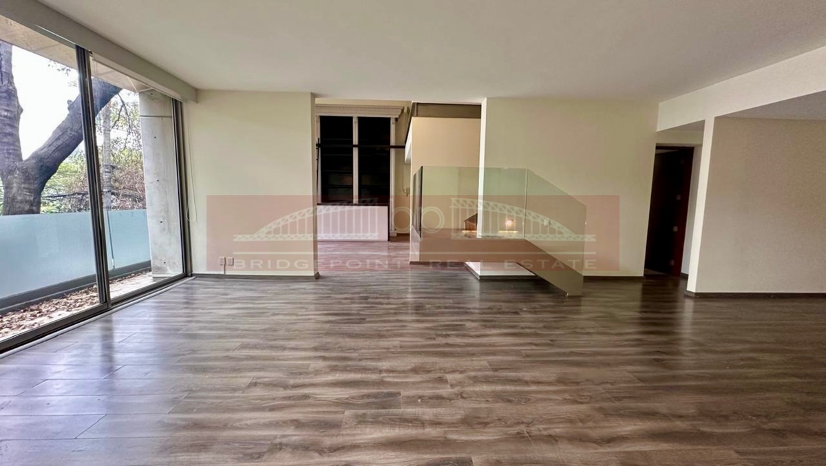 8 de 50: Estancia con vista al comedor