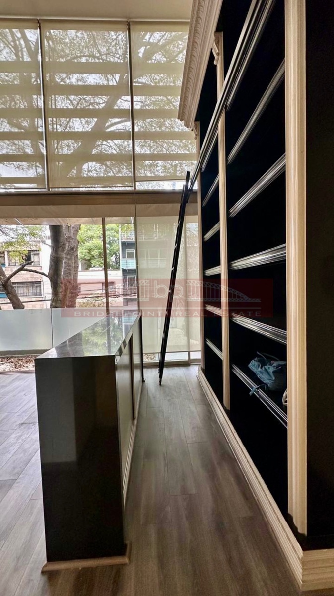 12 de 50: Biblioteca