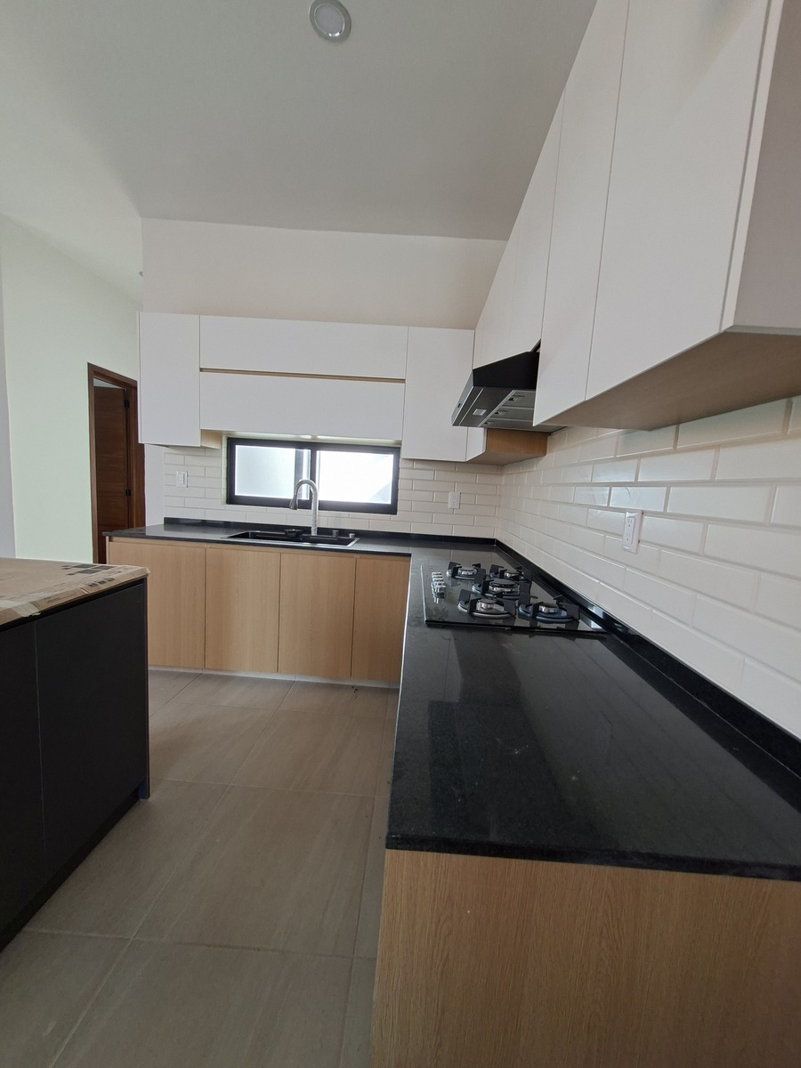 3 de 9: Cocina a equipada