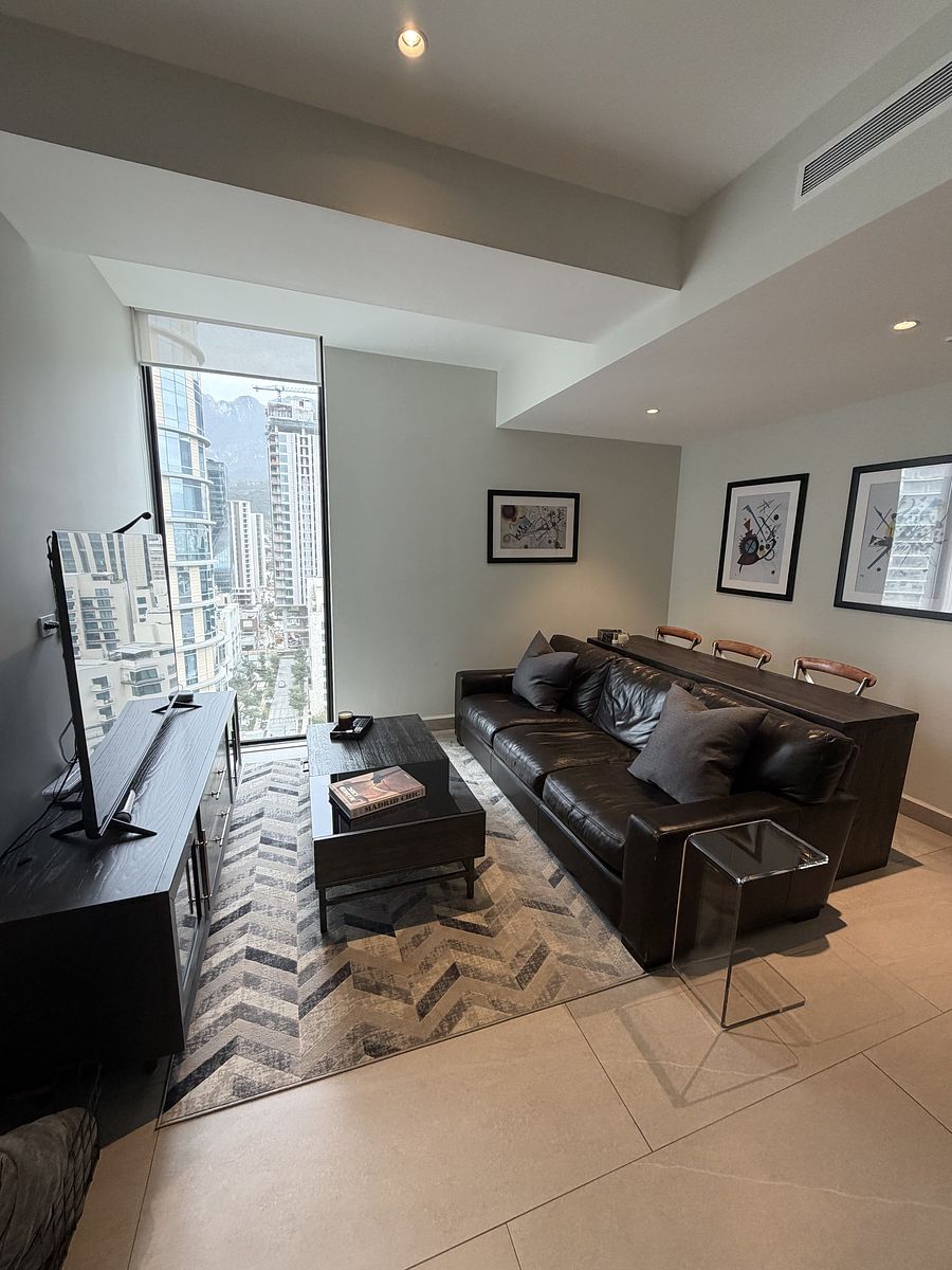 3 of 12: Area Social