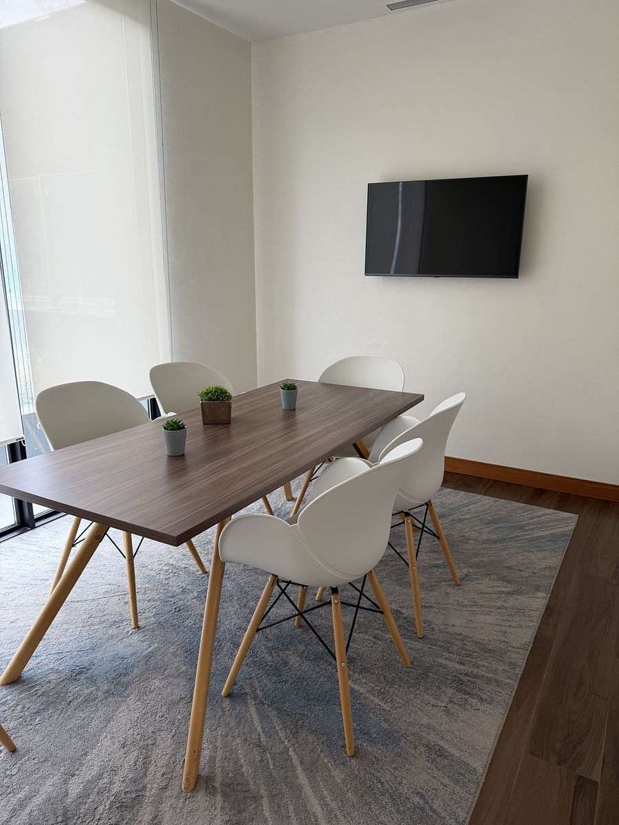 11 of 12: Sala de Juntas