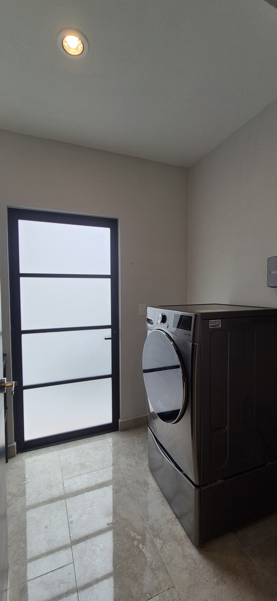 15 de 37: CUARTO DE LAVADO