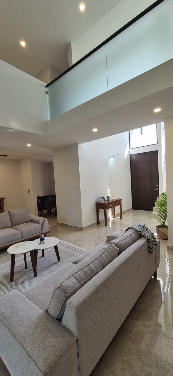 6 de 37: SALA DOBLE ALTURA