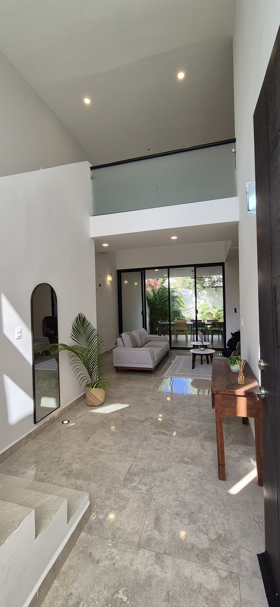 4 de 37: LOBBY DOBLE ALTURA