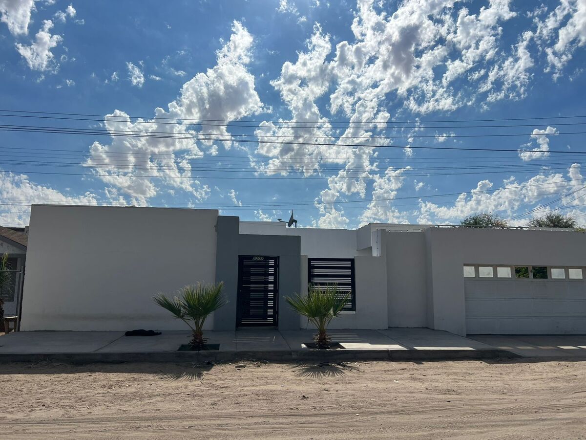 Casa en Renta – Av. Reforma Agraria entre Calles 21 y 22