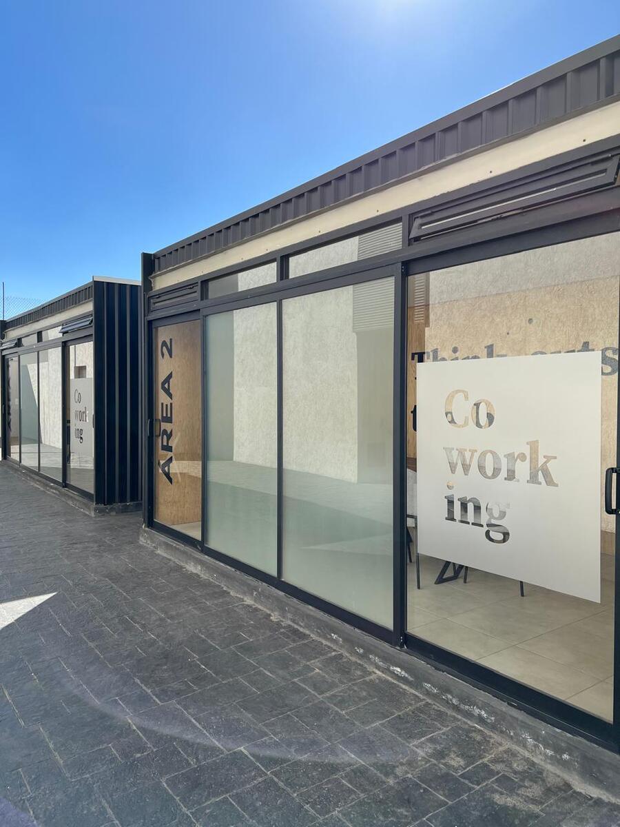 9 of 20: oficina - área coworking