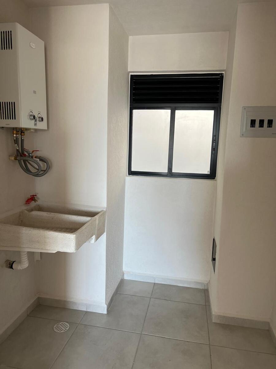 14 of 20: Cuarto de lavado