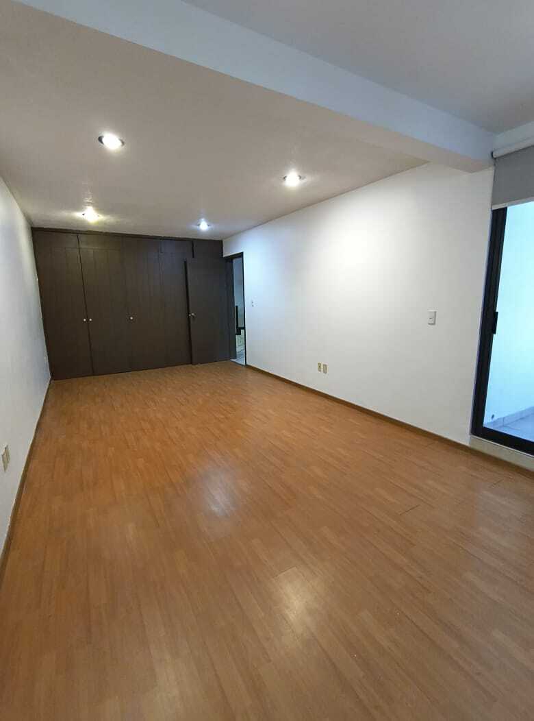 15 of 22: 2Recamara secundaria c/acceso a terraza, baño y clóset