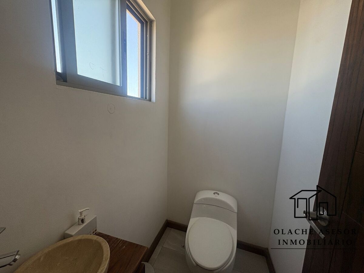 19 of 20: MEDIO BANO