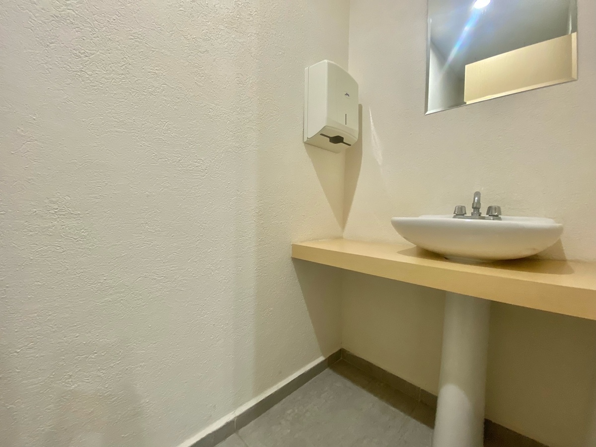 3 de 17: Oficina en Renta en Del Valle Rayo Vende ®