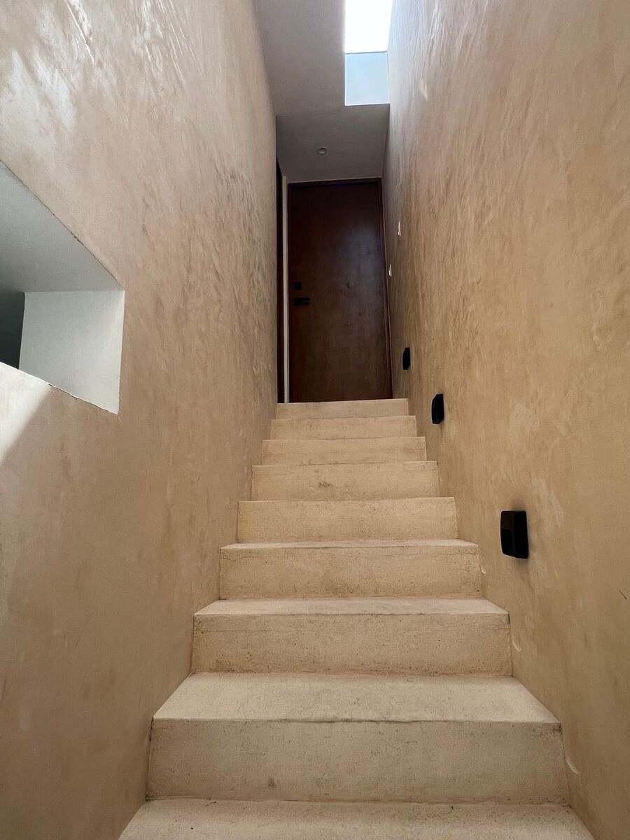 15 de 23: escaleras para recamara principal y roof top