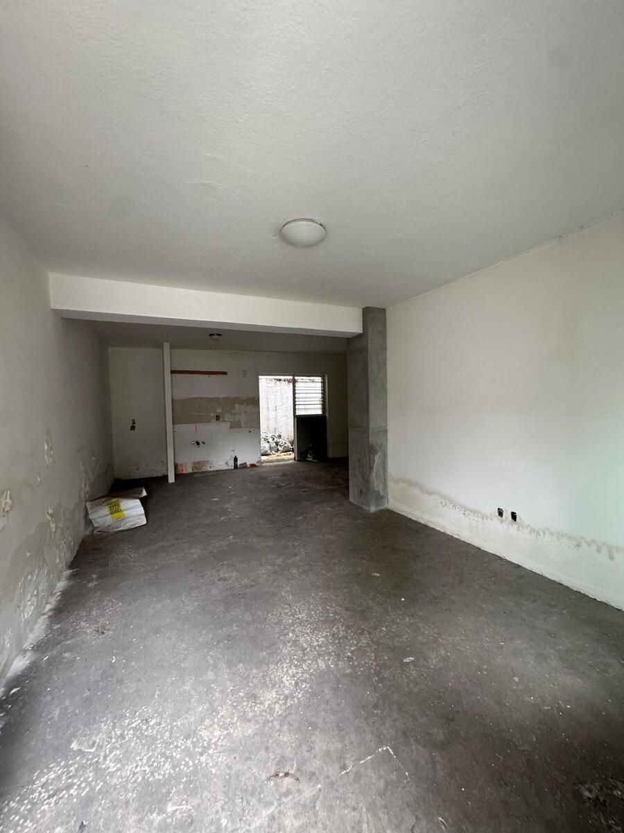 Casa para remodelar en Chapalita con uso de suelo comercial - foto 2