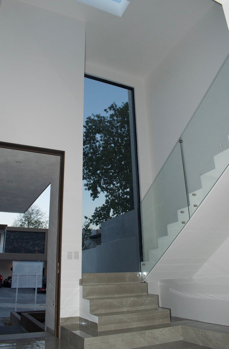 2 de 9: Recibidor/Escaleras