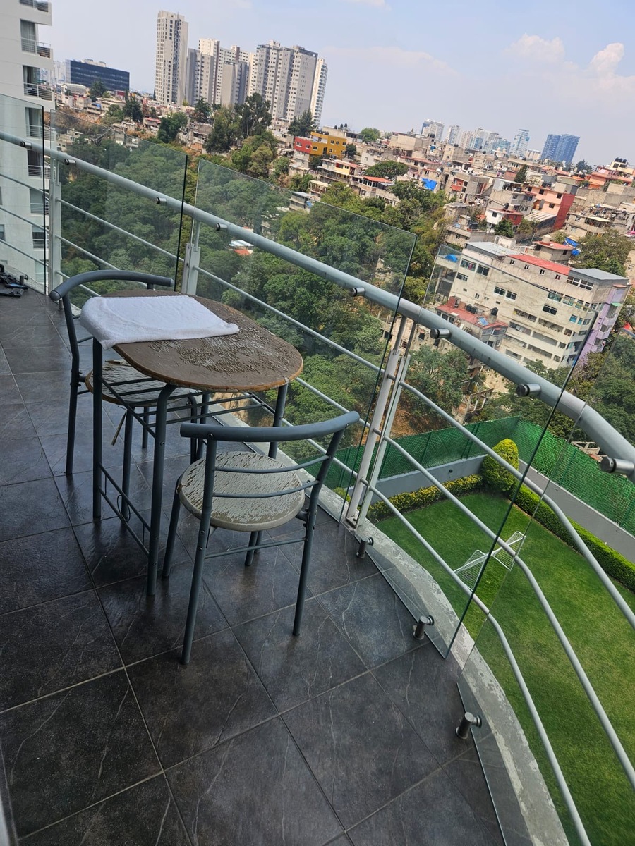 5 de 48: Balcón grande