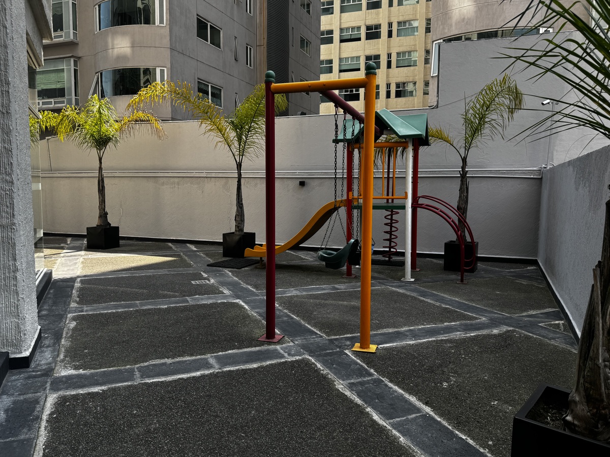 29 de 48: Juegos infantiles delanteros