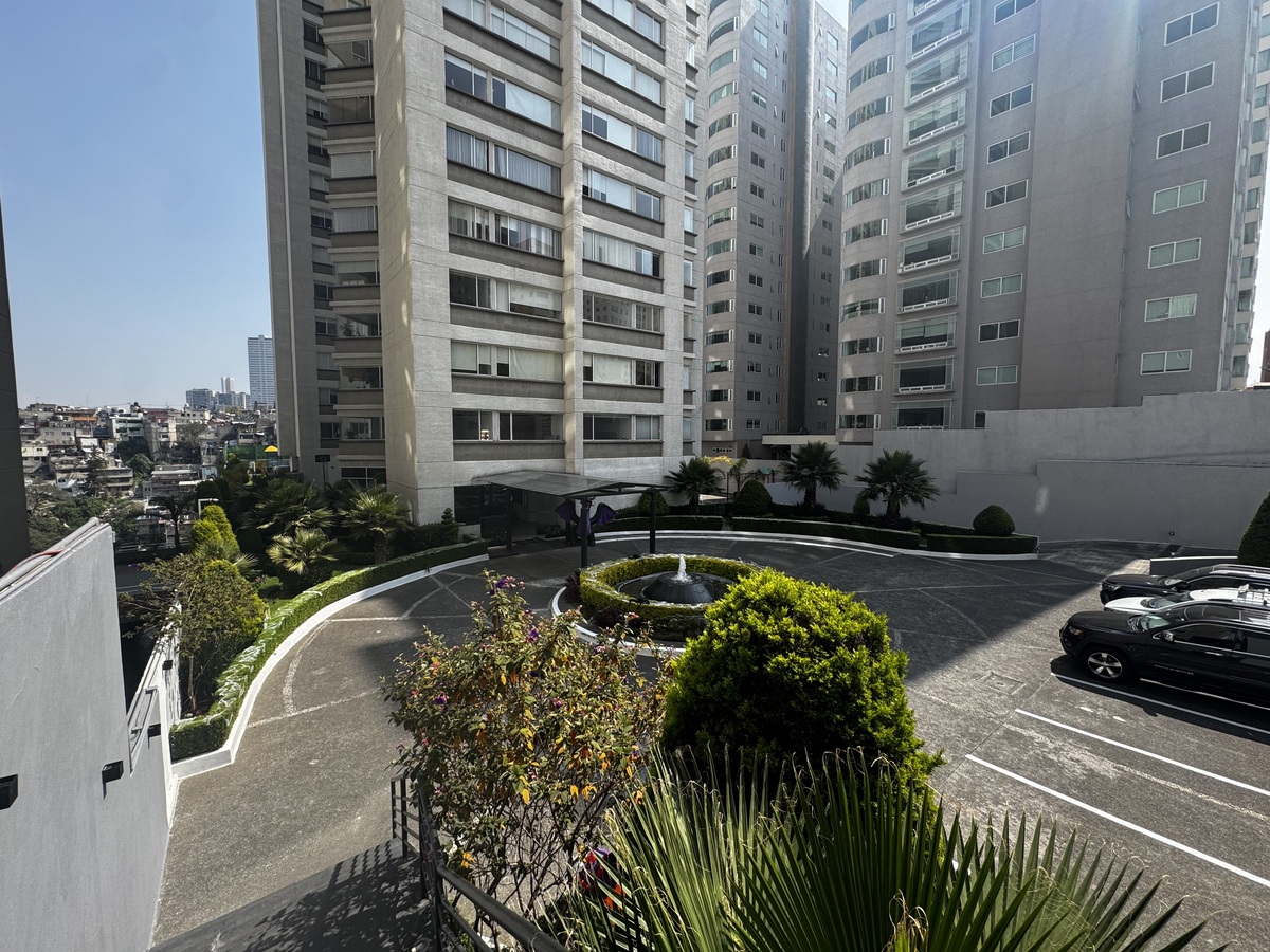 31 de 48: Rotonda, fachada