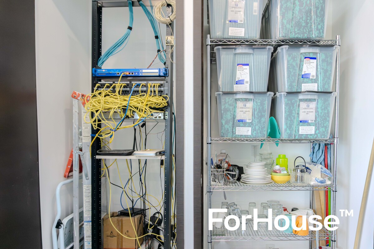 15 de 23: Bodega y site