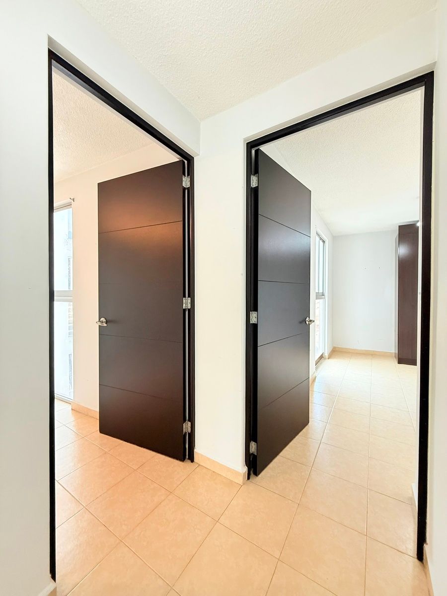 5 de 12: Acceso a recámaras