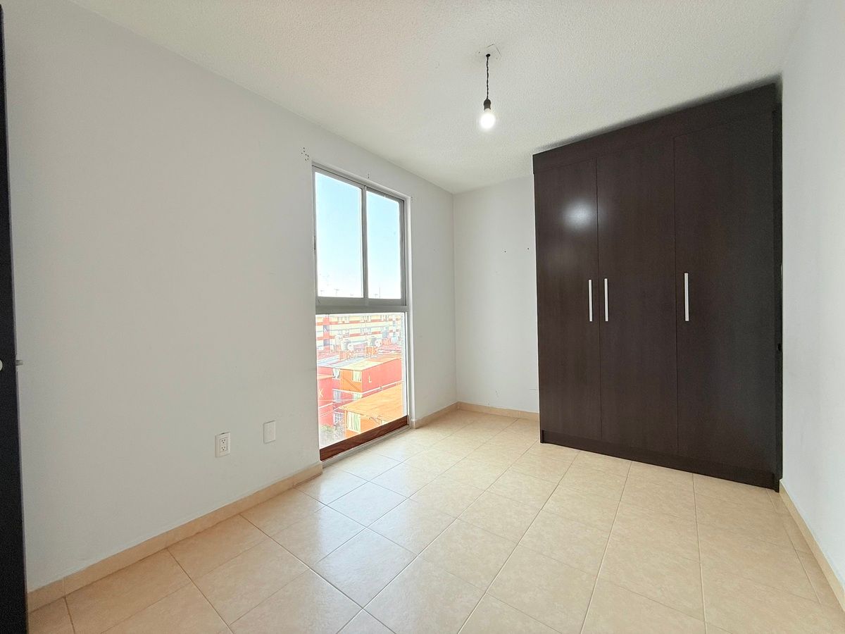 7 de 12: Recámara 2