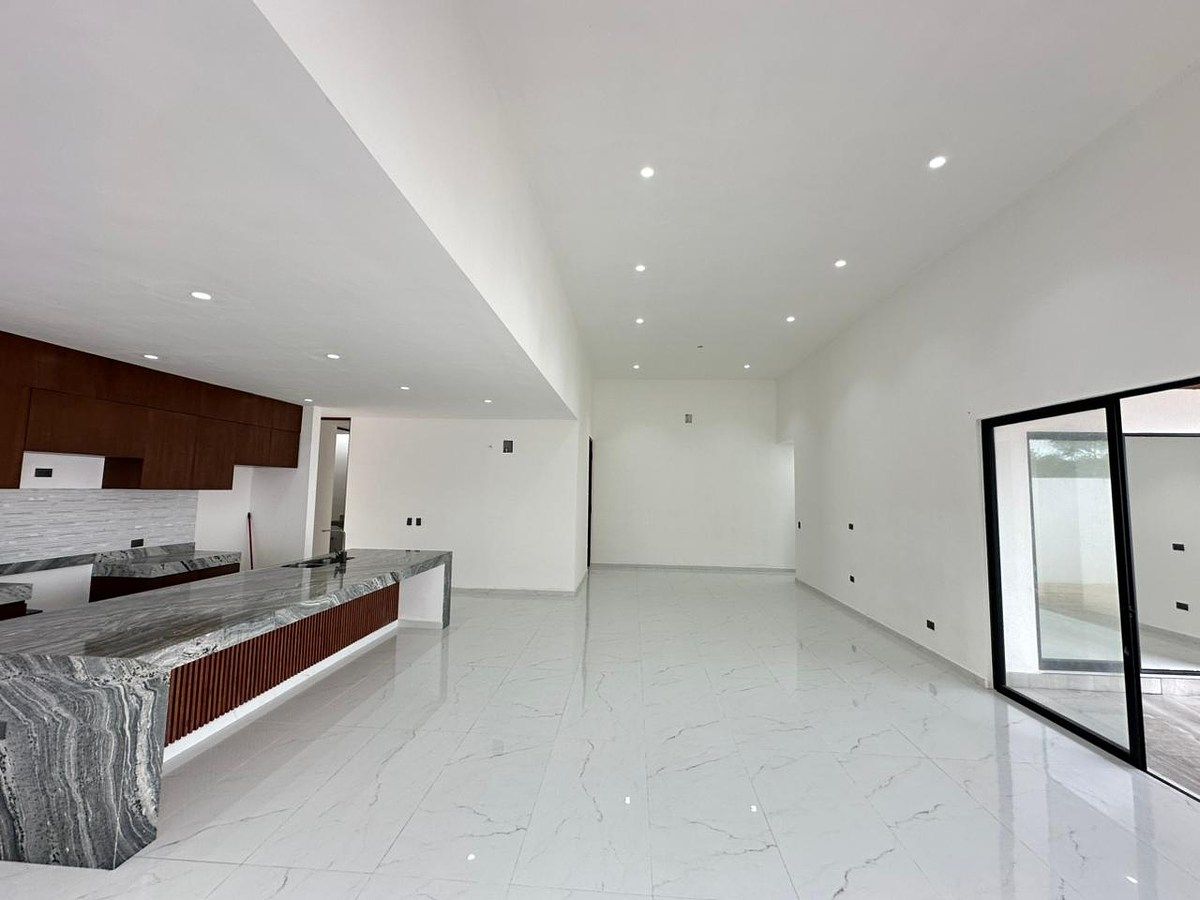 3 de 12: Sala, Comedor y Cocina