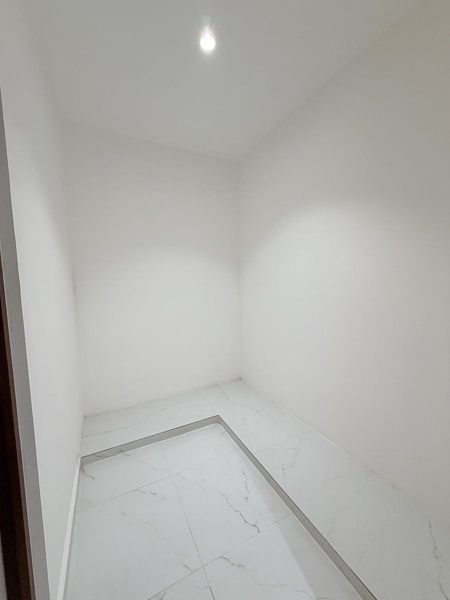 8 de 12: Closet Recámara Principal