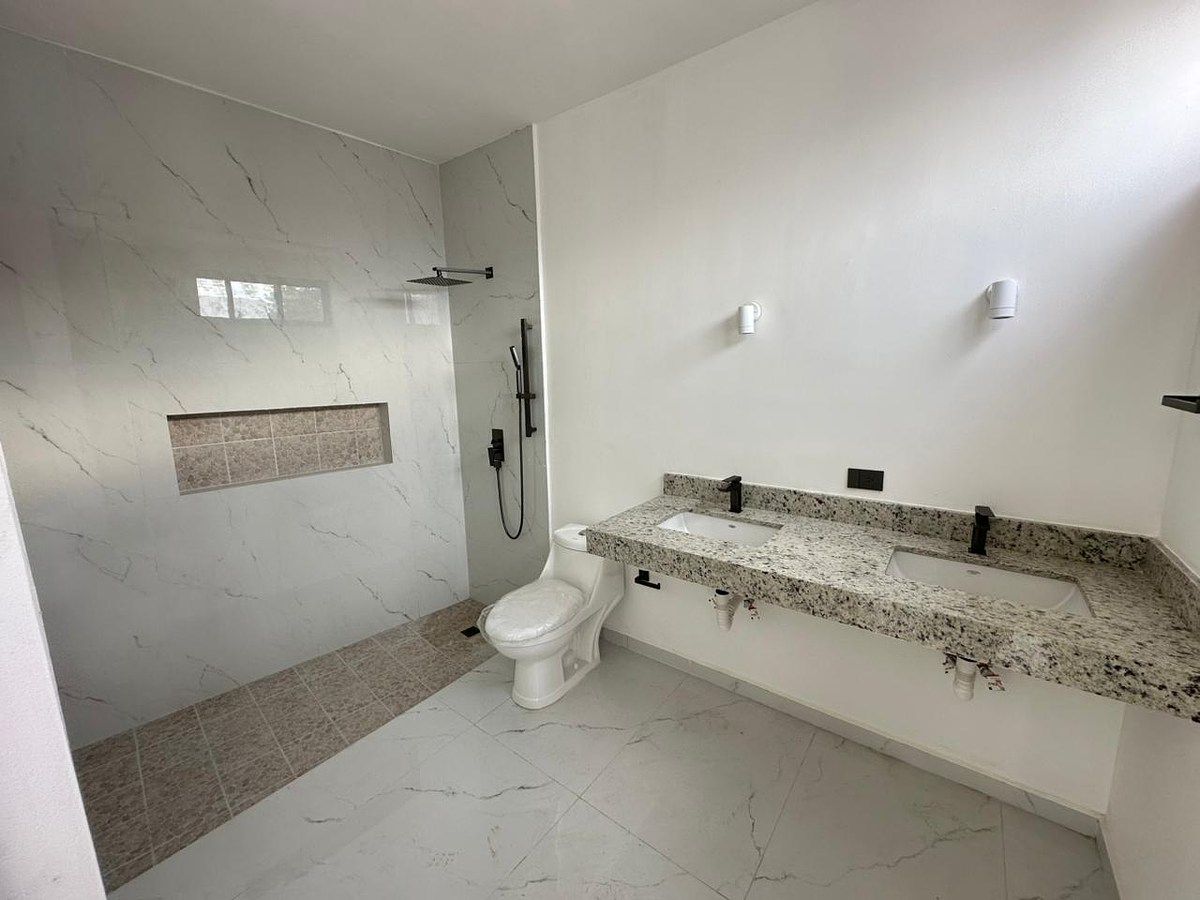 7 de 12: Baño Recámara Principal