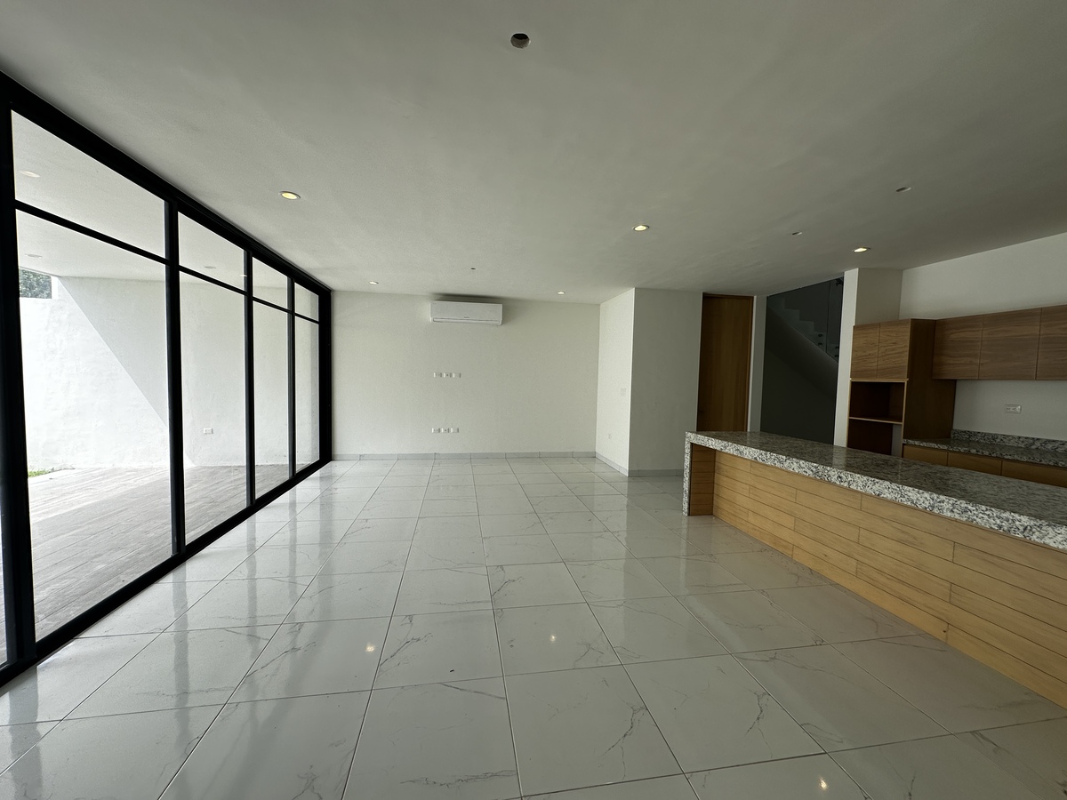 4 de 22: Sala, Comedor y Cocina