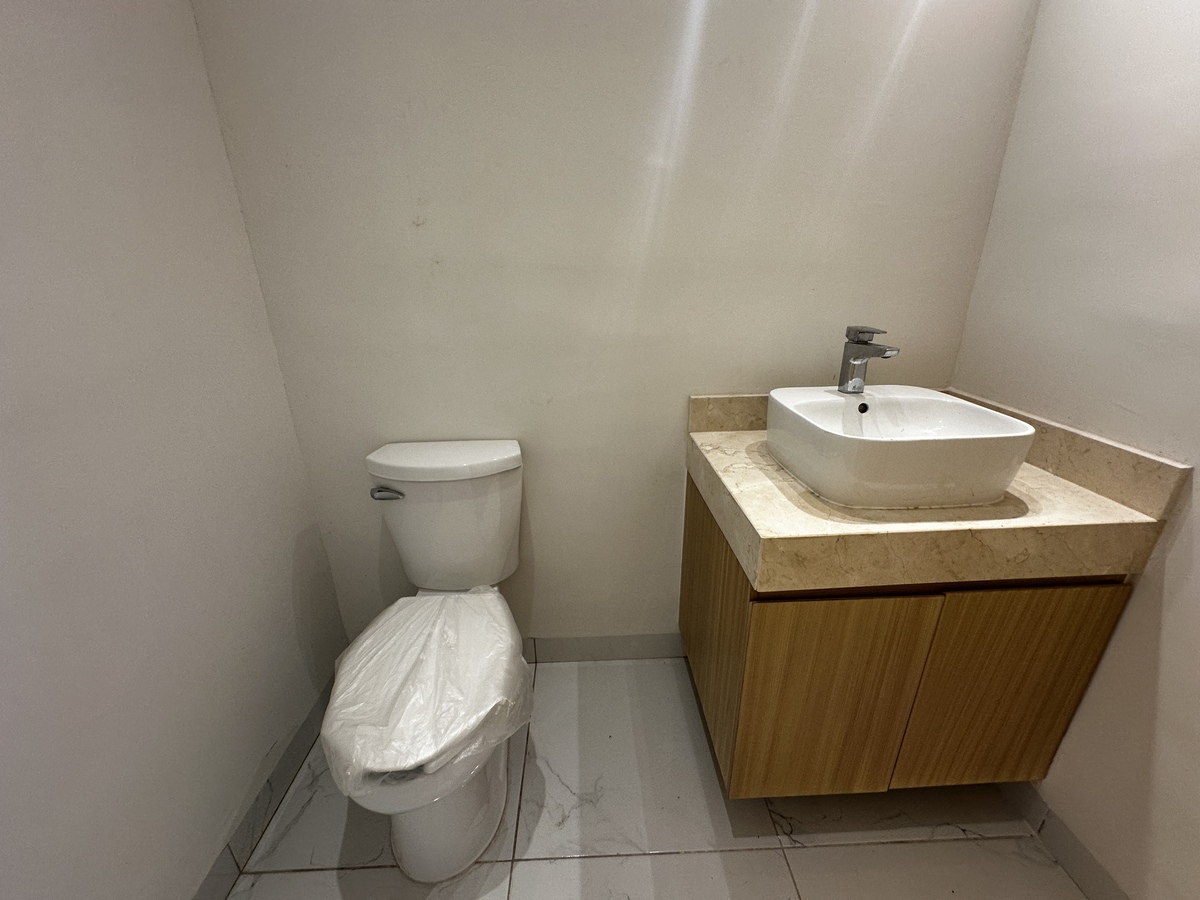 10 de 22: Medio Baño