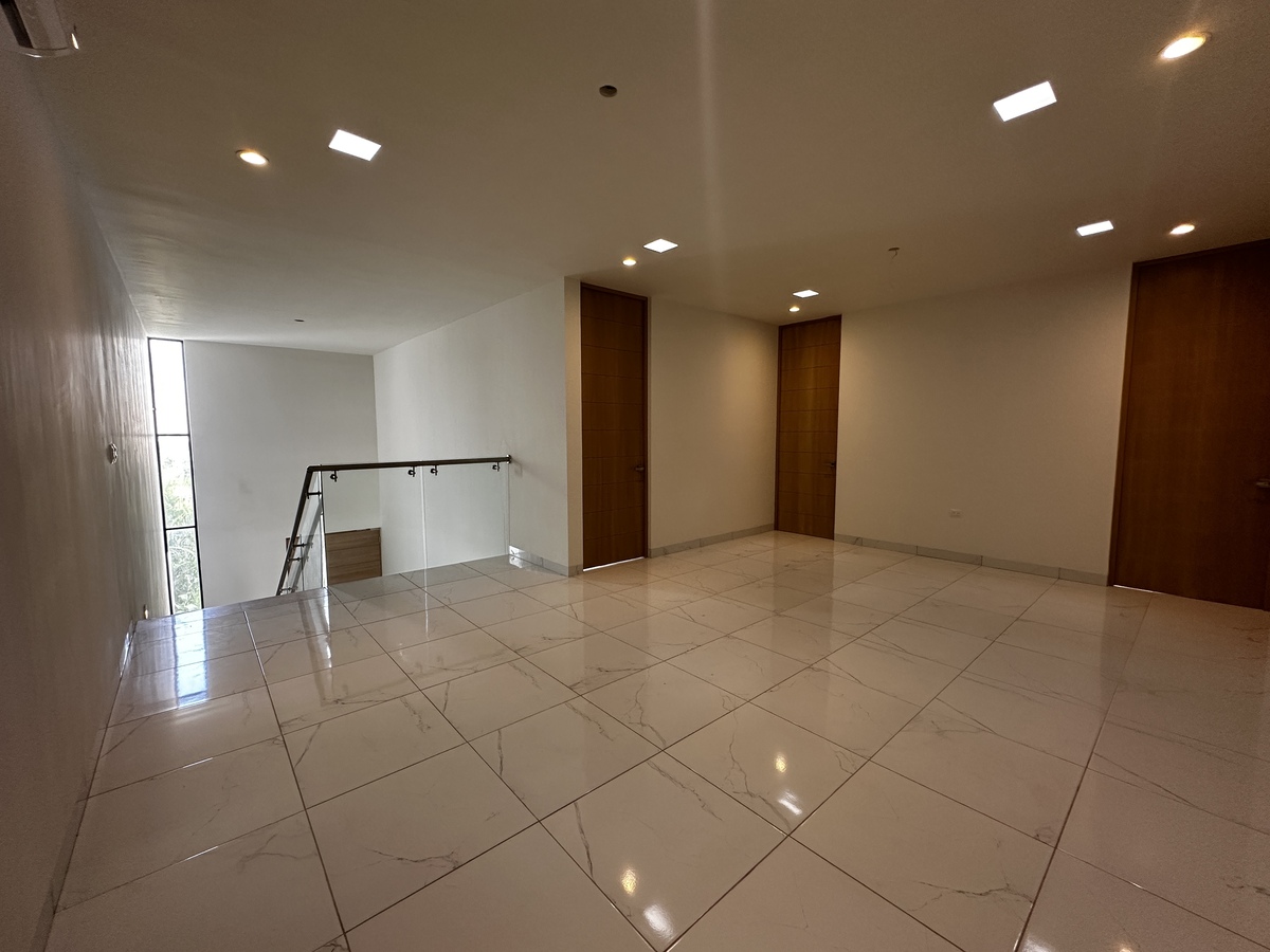 13 de 22: Sala de Tv / Estudio