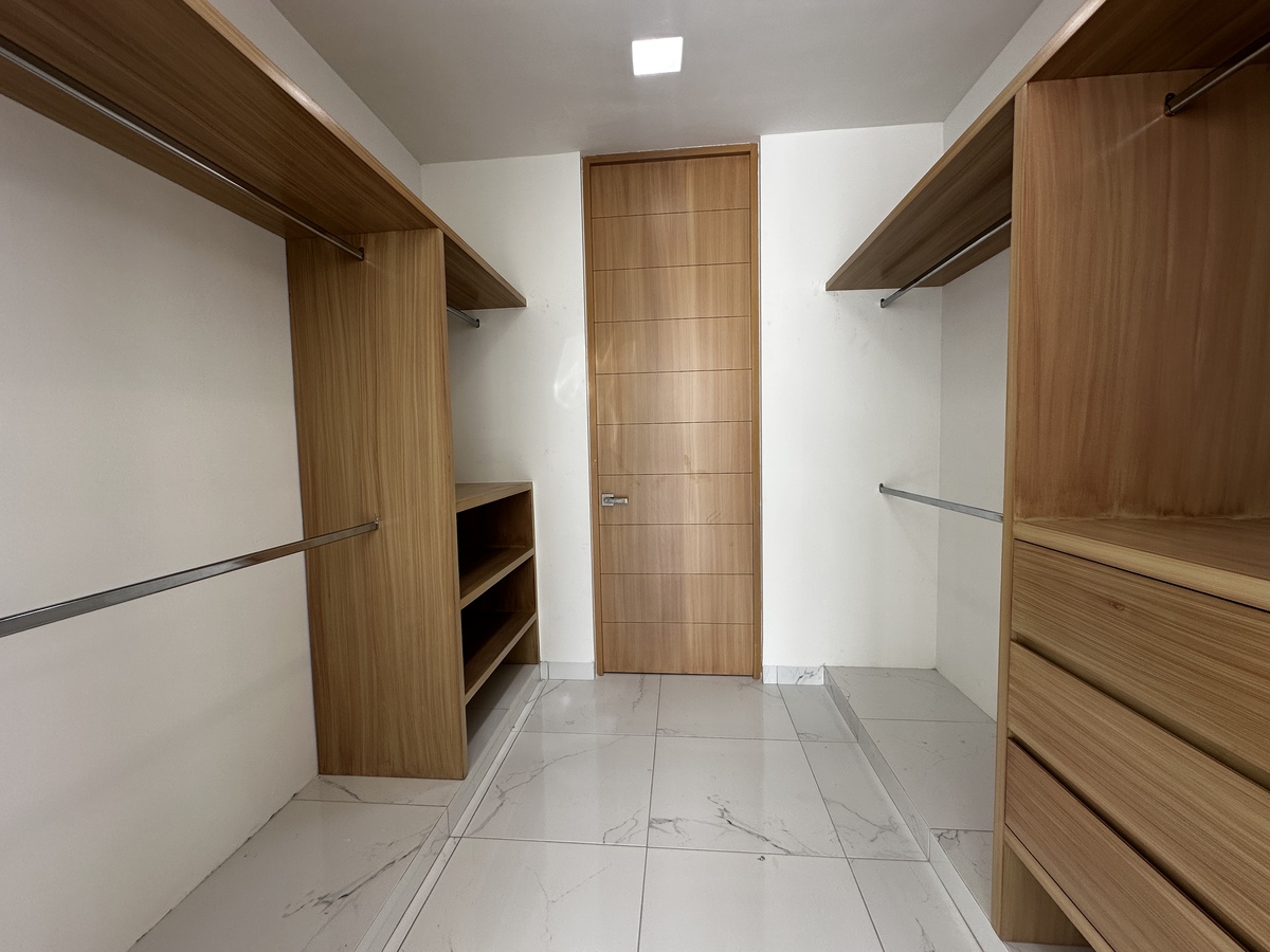 20 de 22: Closet Cuarta Recámara